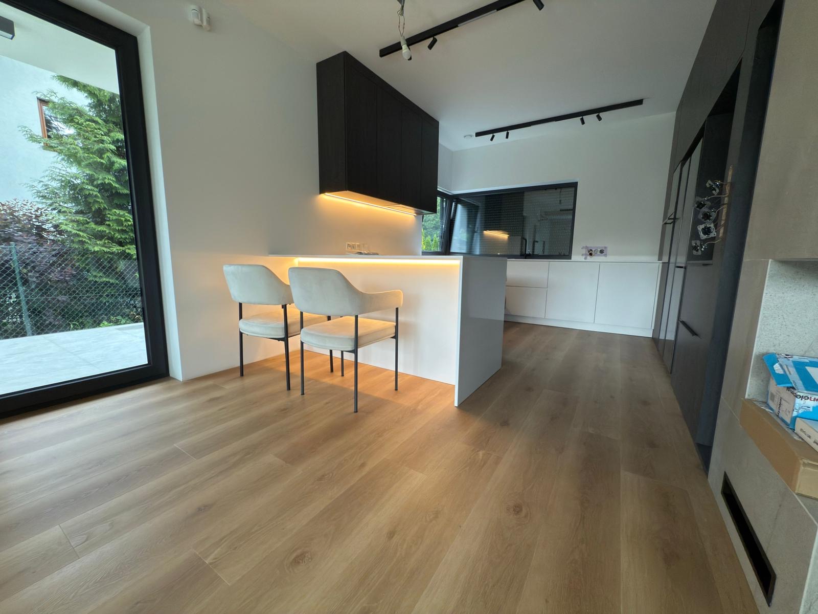 03d5f05e-fc13-4103-bf8b-0b1193ba6d29