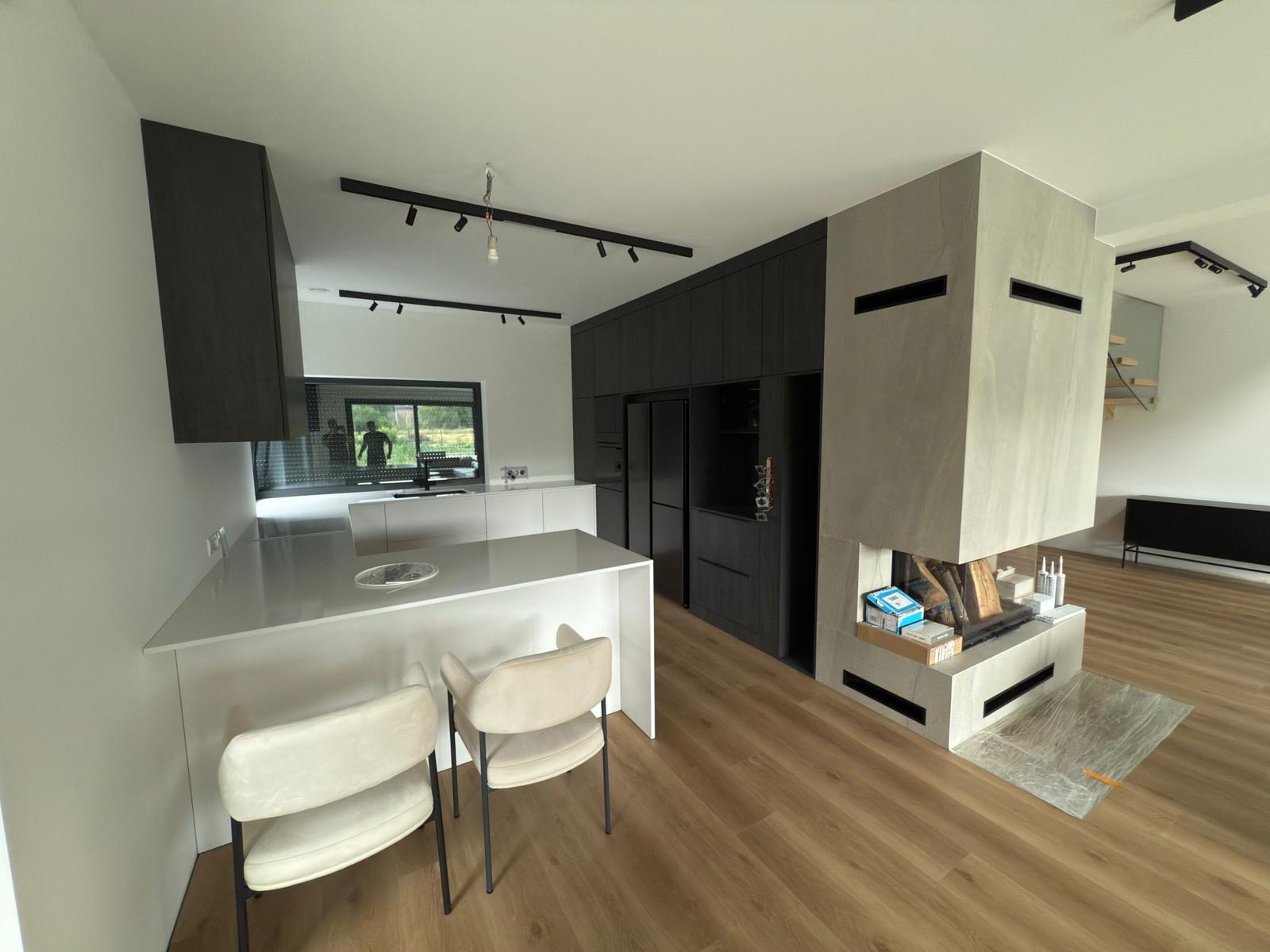 283adc43-327f-4ac4-bd31-62e23b2f66c7