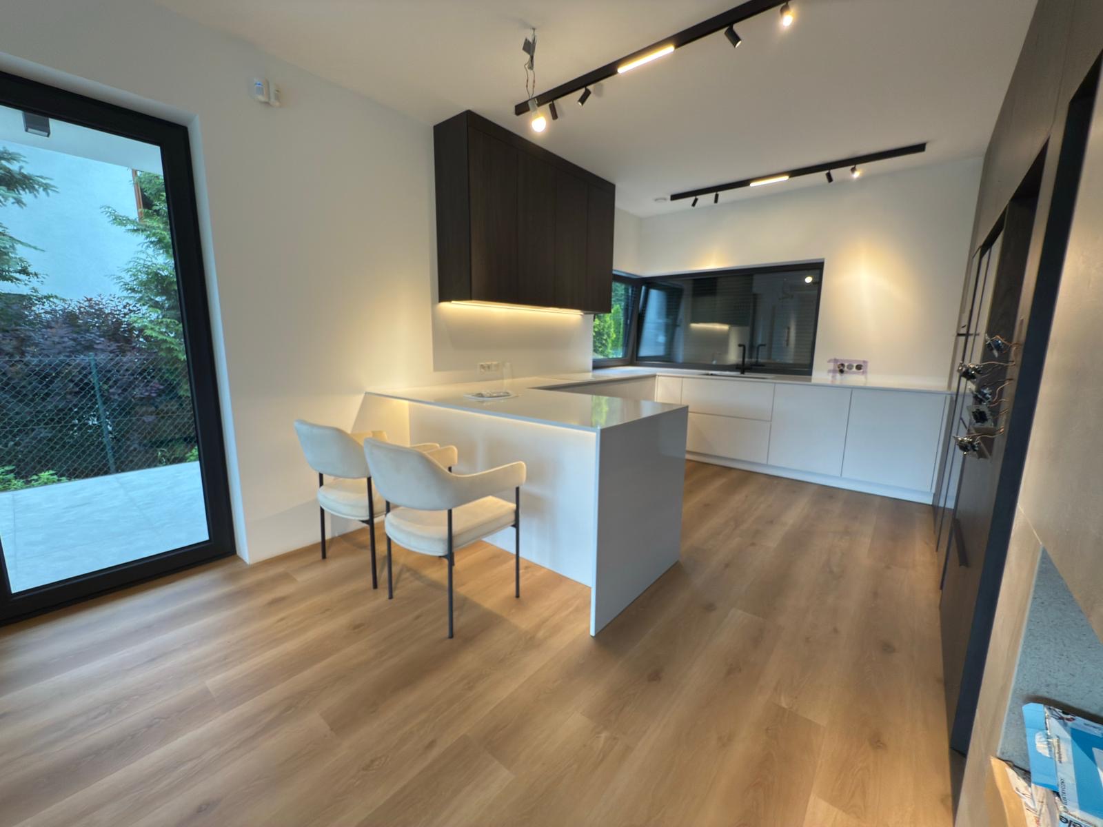 6ecf1a74-97ae-4e51-8c09-52e123f8c24a