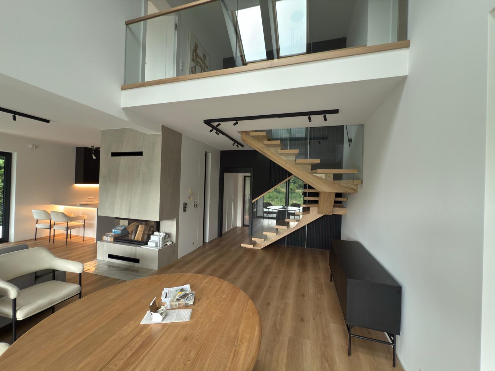 aef14a62-6a68-4f4d-857e-f03ce5f88d8e